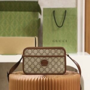 GUCCI MINI BAG WITH INTERLOCKING GWHERE ELEGANCE MEETS PETITE GLAMOUR DUBBLE BOX (1)
